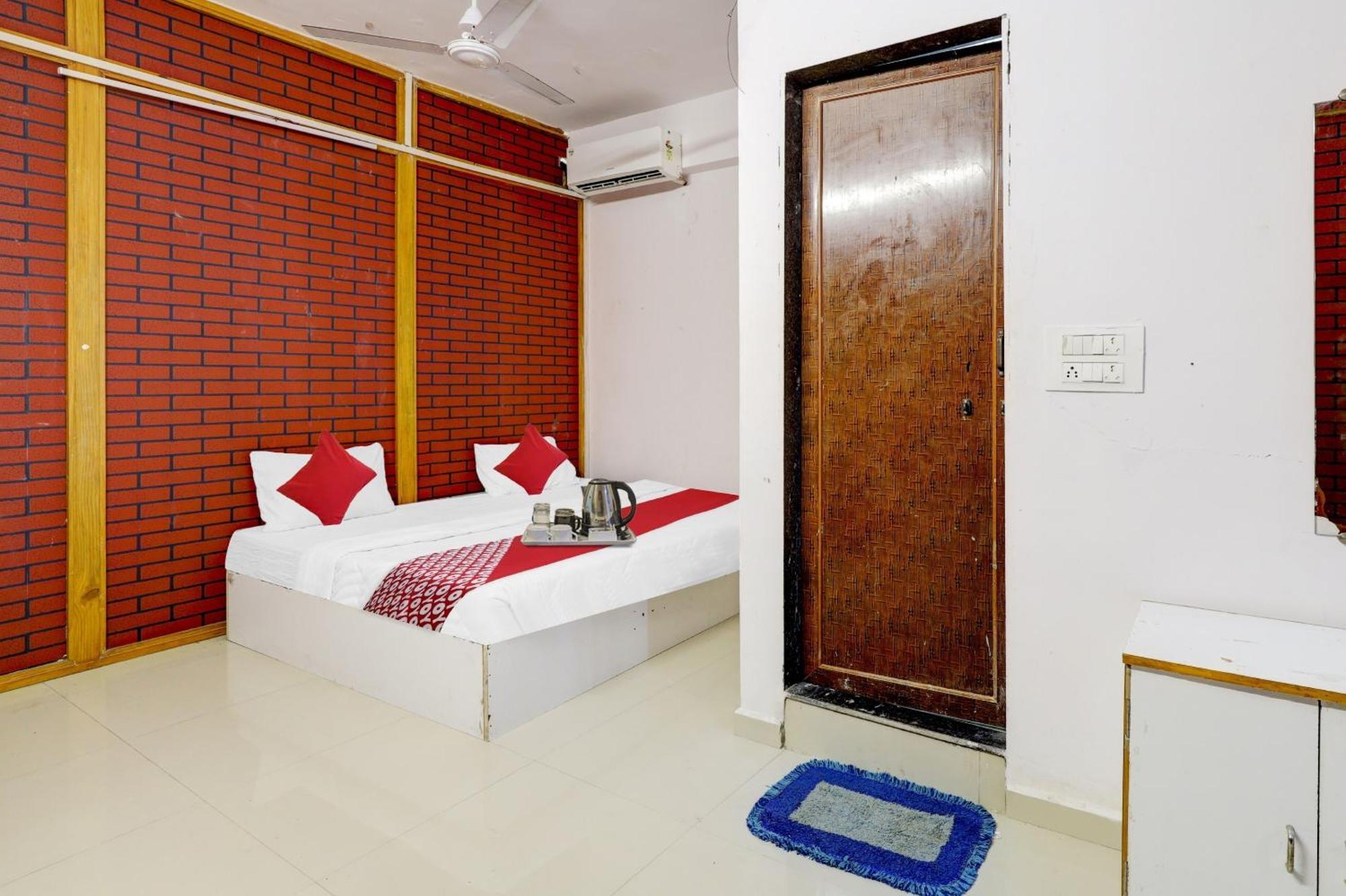 Hotel O Cozy Rooms Сурат Екстер'єр фото