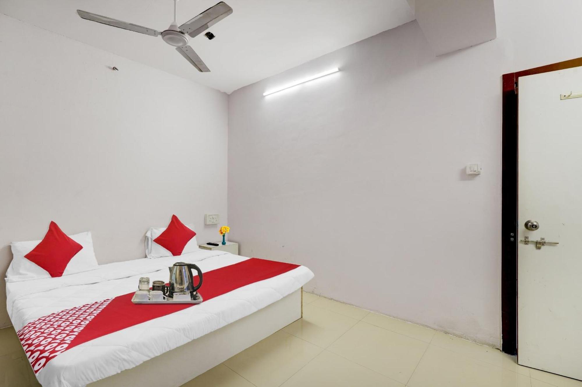 Hotel O Cozy Rooms Сурат Екстер'єр фото