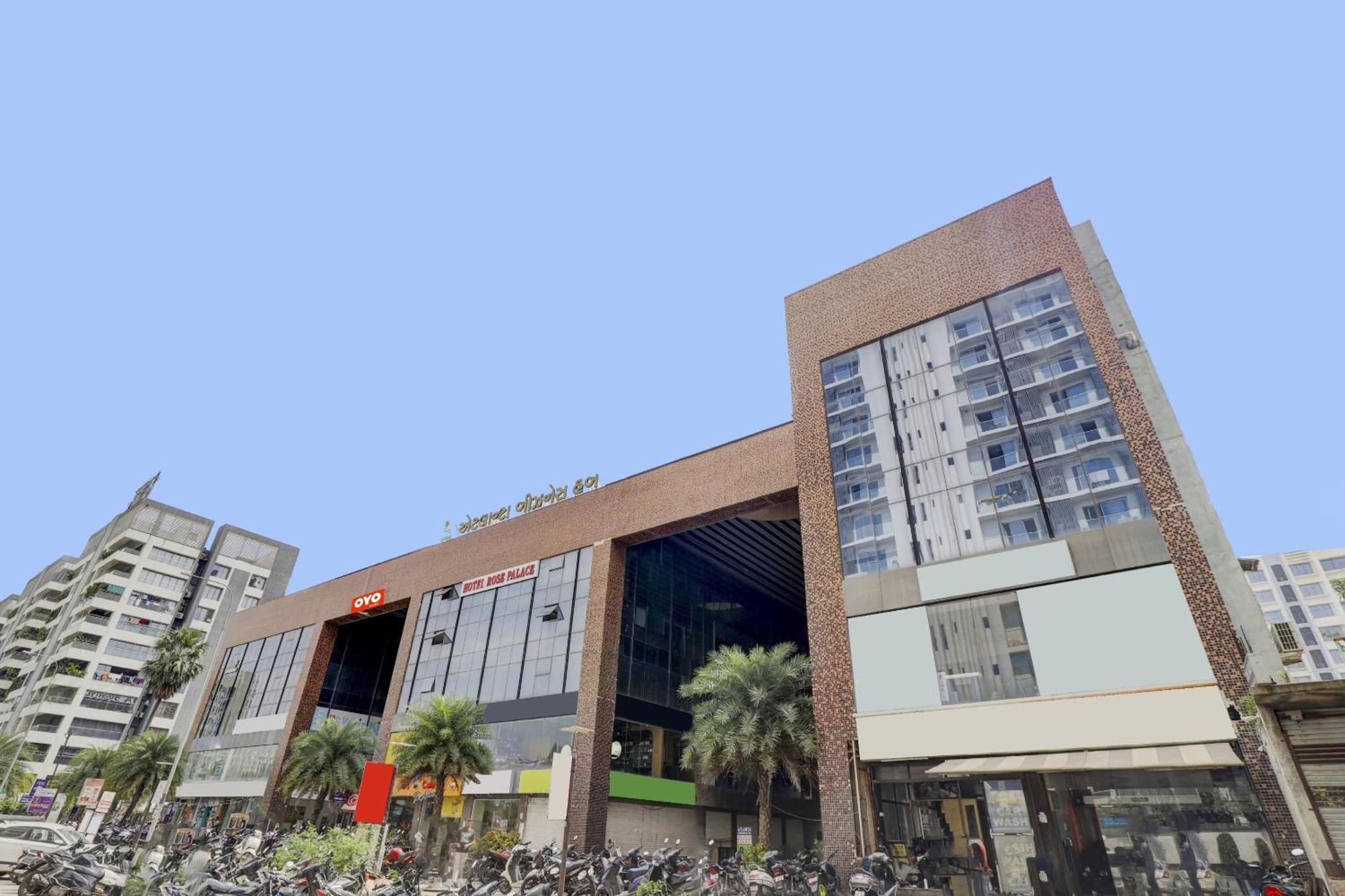 Hotel O Cozy Rooms Сурат Екстер'єр фото