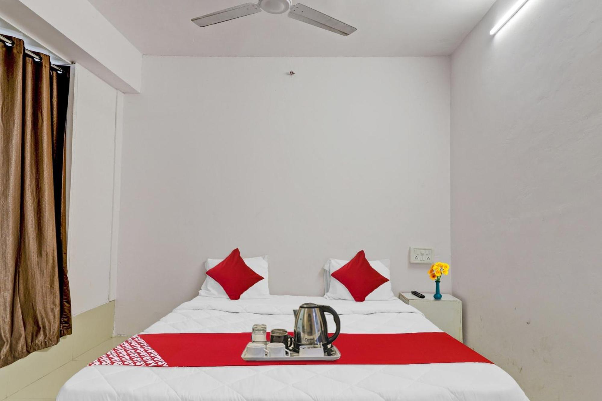 Hotel O Cozy Rooms Сурат Екстер'єр фото
