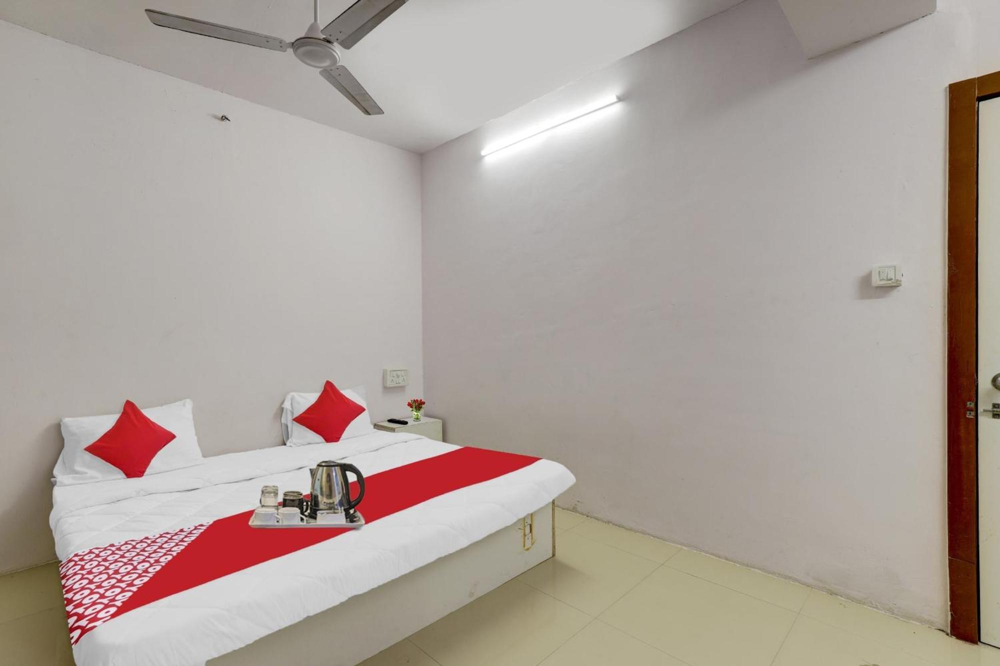 Hotel O Cozy Rooms Сурат Екстер'єр фото